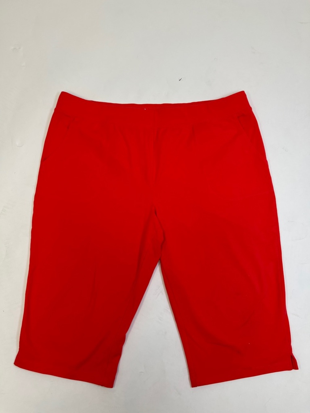 d&co. Bright Coral Red Women’s Comfortable casual Capri pants size 2x
